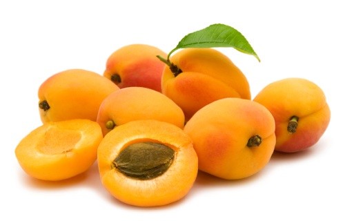 ما هي علاقة بذور المشمش في علاج السرطان؟ و أهم التحذيرات!!